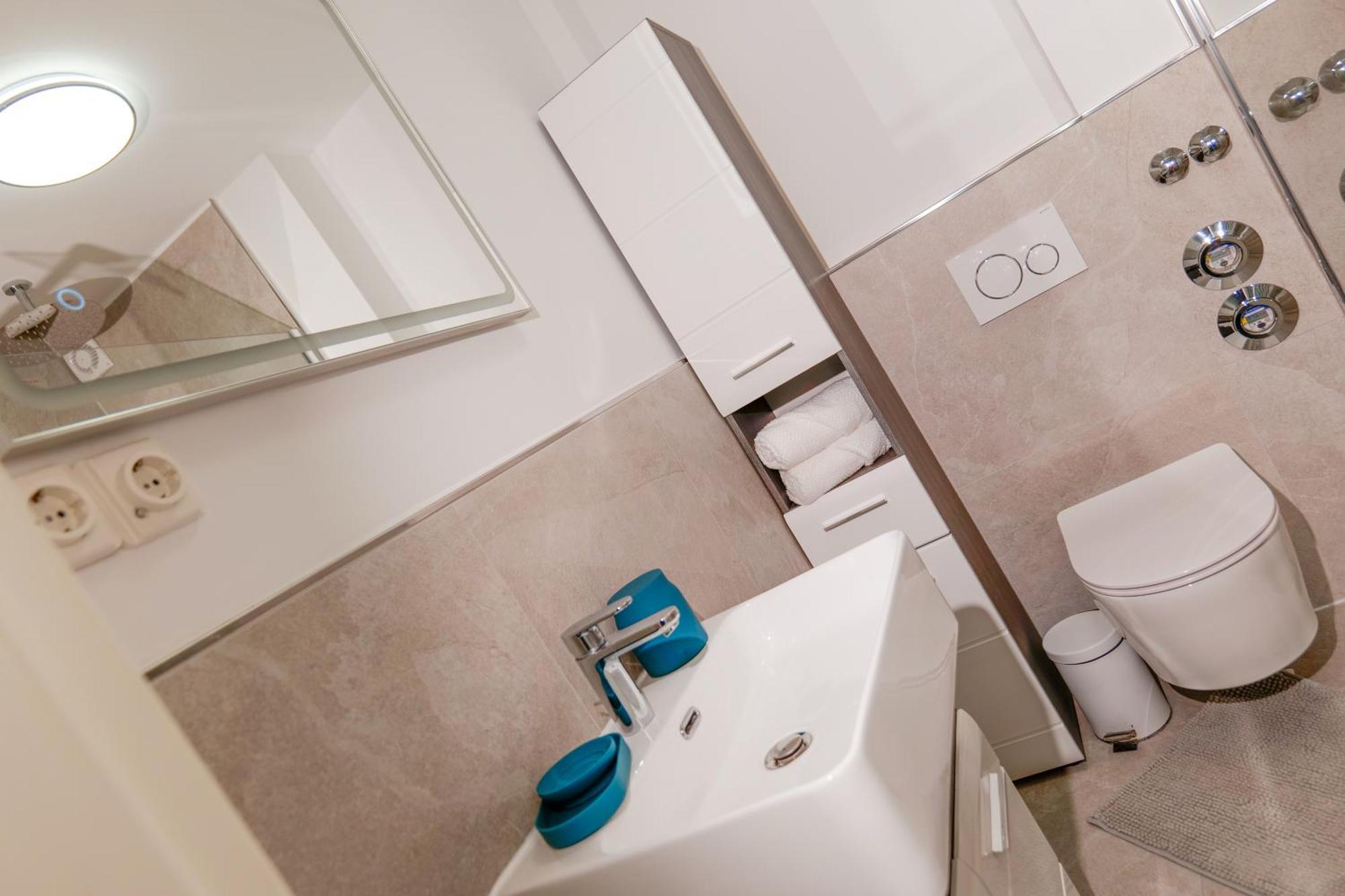 Apartment Big 3 Bedrooms At Ground Floor Hannover