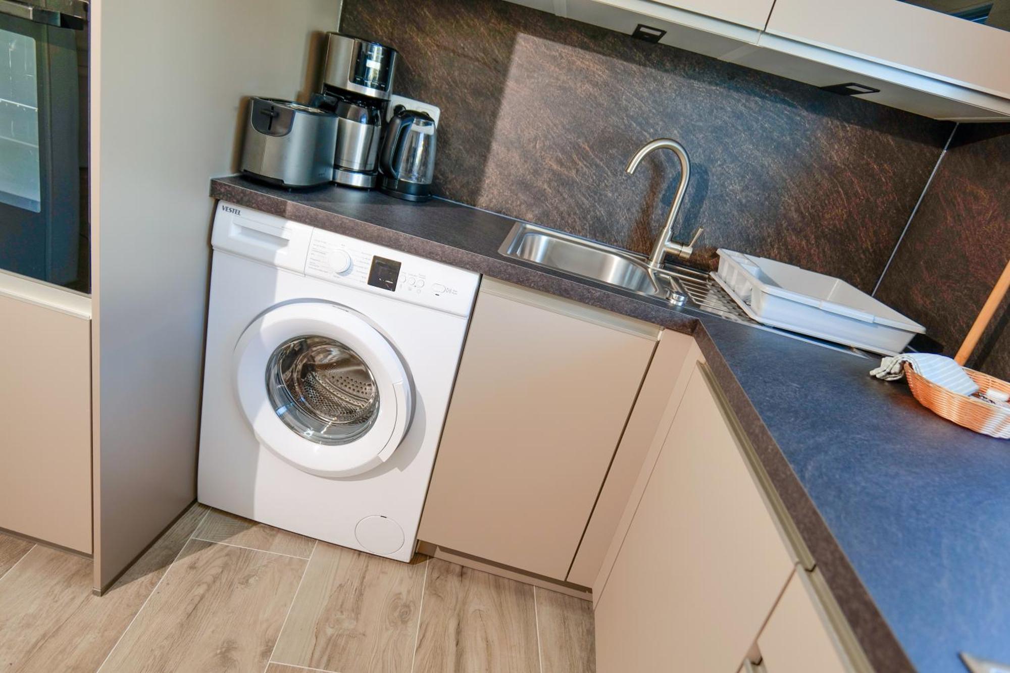 Big 3 Bedrooms At Ground Floor * Hannover