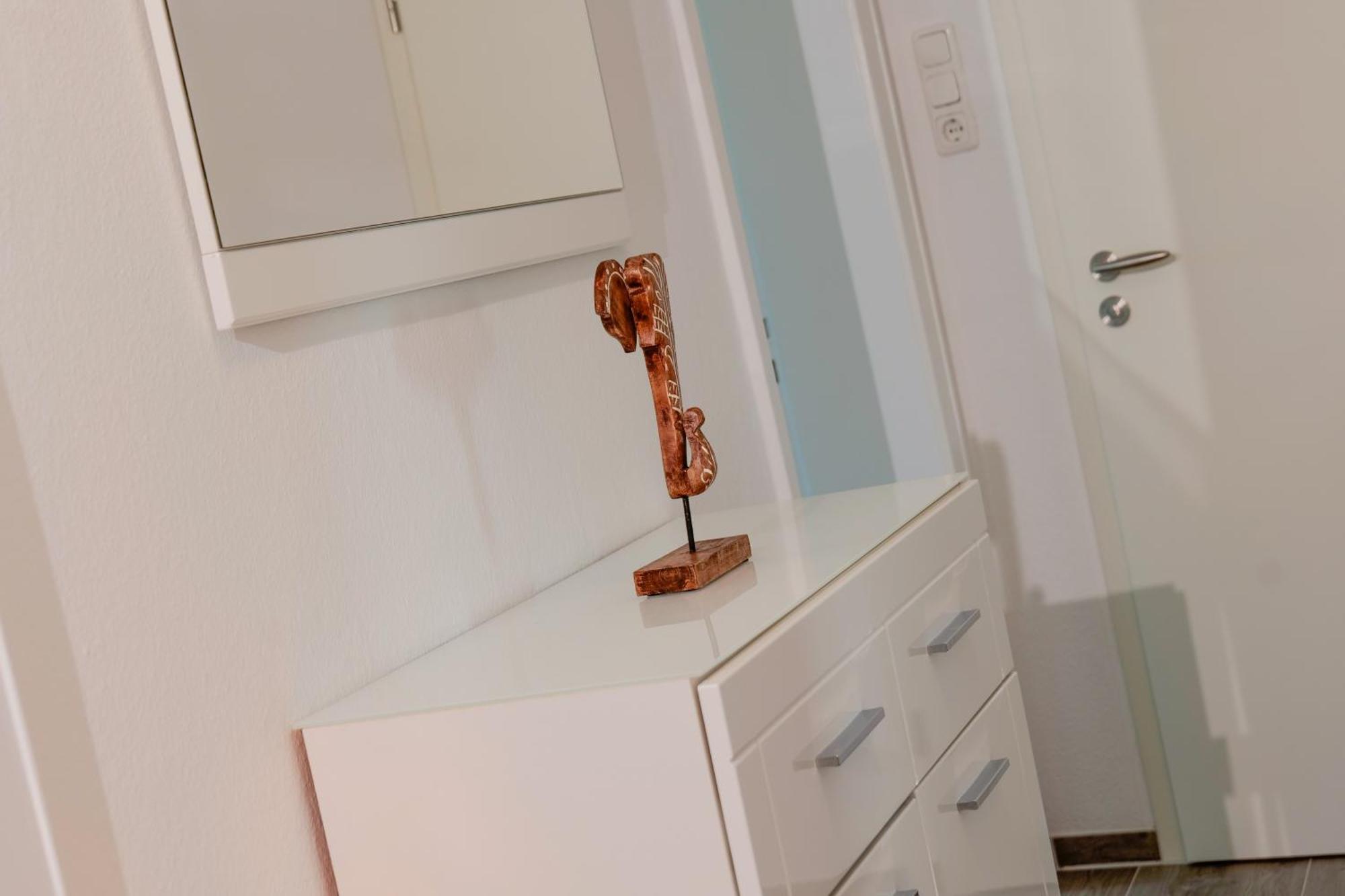 Big 3 Bedrooms At Ground Floor Apartment Hannover